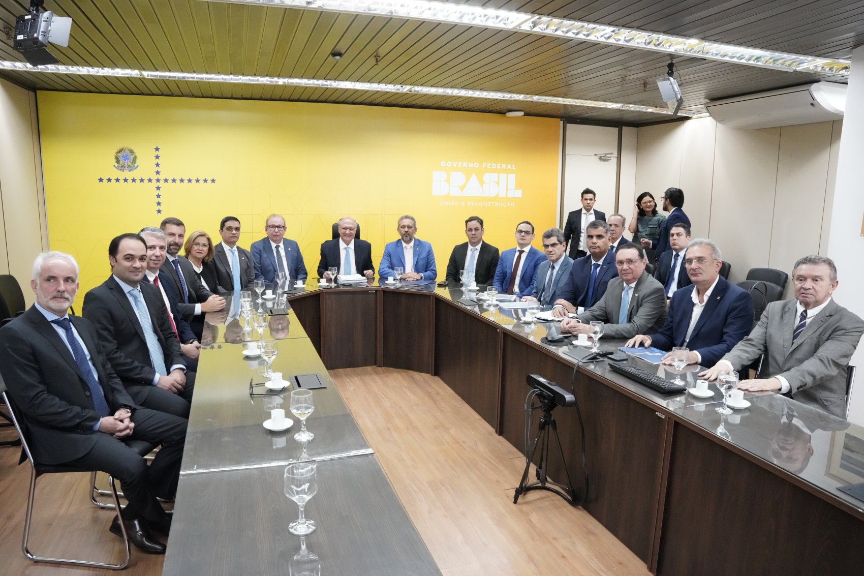 Em Brasília, FIEC participa de formalização de grupo de trabalho estratégico com Governo do Ceará e Governo Federal por soluções ao tarifaço dos EUA