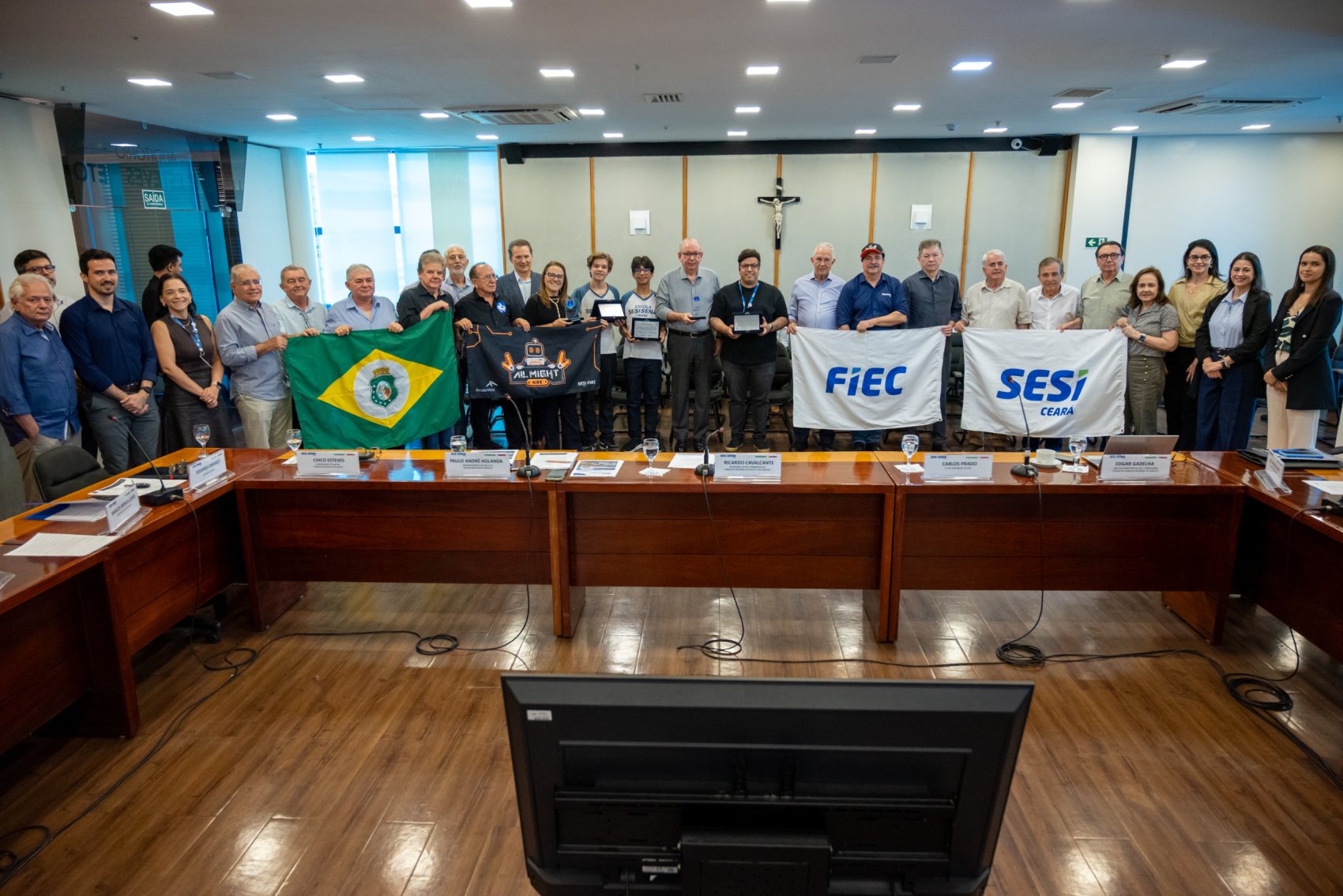 Ricardo Cavalcante homenageia equipe do Ceará campeã americana da Olimpíada Mundial de Robótica