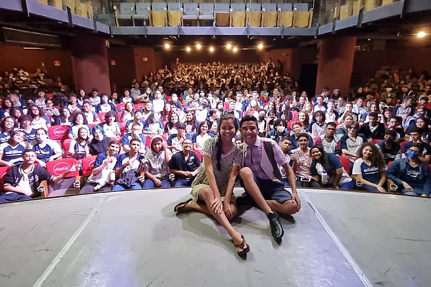 Dia do Estudante: alunos da Escola SESI Parangaba vão ao teatro, assistir ao espetáculo “Ceará Show”