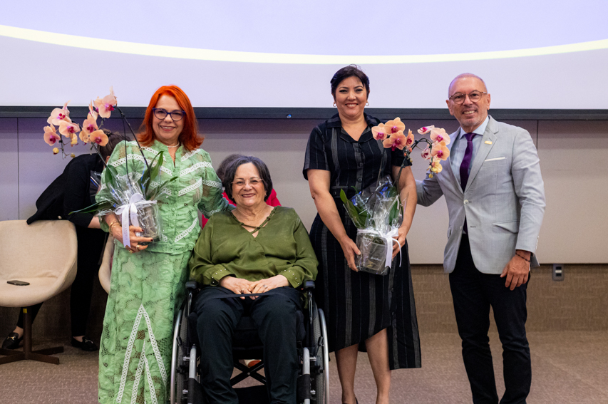 Na FIEC, TJCE entrega selo que reconhece instituições parceiras no combate à violência contra mulher