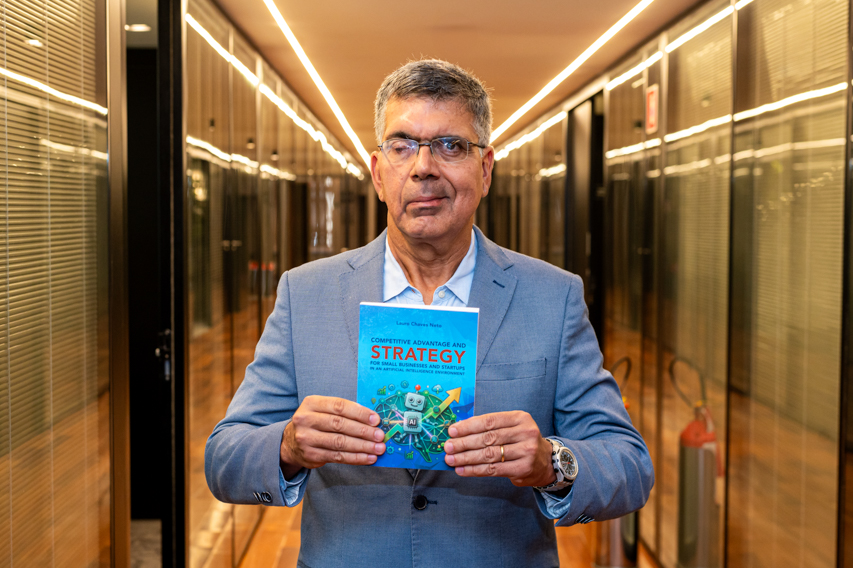 Economic advisor of FIEC launches book on strategy and Artificial Intelligence for small businesses