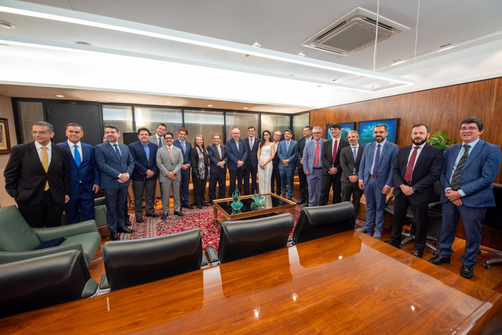 Presidente da FIEC recebe Ministro do STJ Carlos Pires Brandão e autoridades na Casa da Indústria