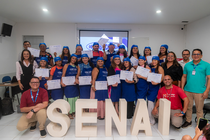 SENAI Ceará e Ambiental Ceará certificam novos empreendedores em cursos de "Mãos e Obras - Delícias de Calçada" e “Empreendedores do Saneamento”