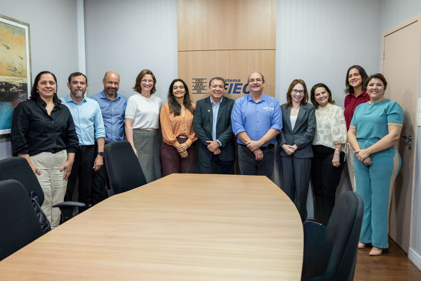 Paulo André Holanda e Sônia Parente apresentam portfólio do SENAI Ceará em educação profissional e inovação aos executivos da Unifor