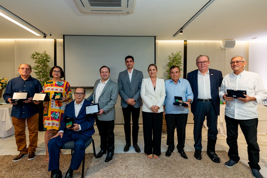 Sindbebidas celebra 50 anos de fundação com festa marcada por homenagens a Ex-Diretores da entidade