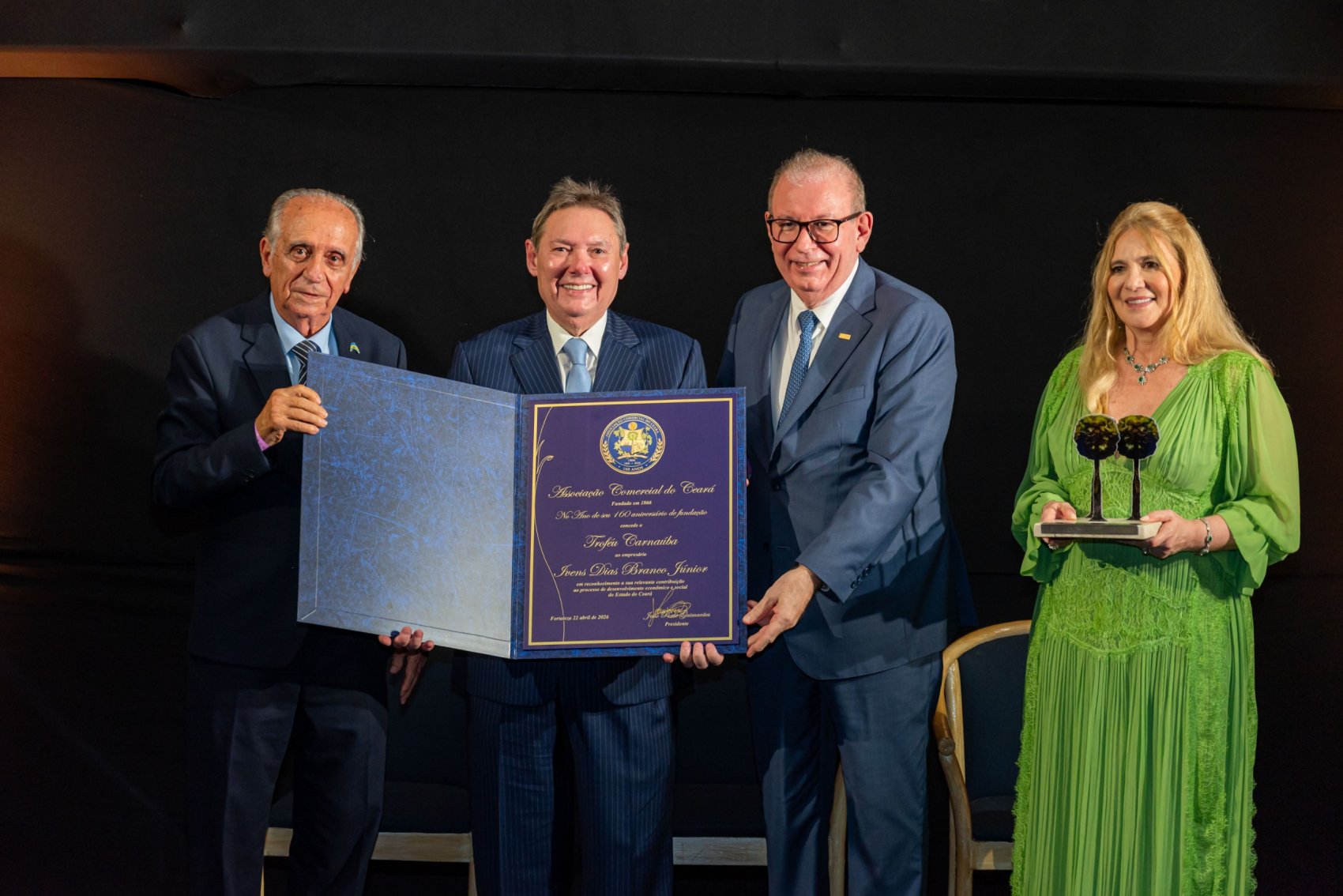 Troféu Carnaúba 2026 homenageia Ivens Dias Branco Júnior em noite histórica da ACC