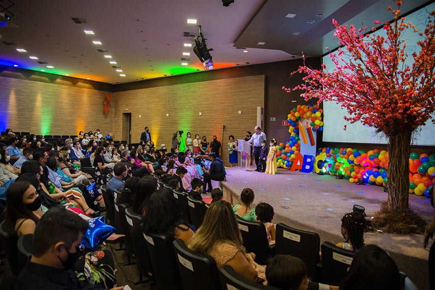 Teatro do Sesi retoma as formaturas presenciais